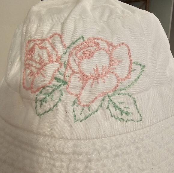 Vintage 90's Y2K White Cotton Floral Embroidered Bucket Hat Boho Cottage Coquett - Picture 3 of 5